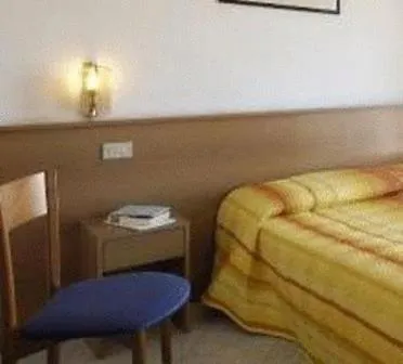 Hotel Royal Esplanade 호텔 3*