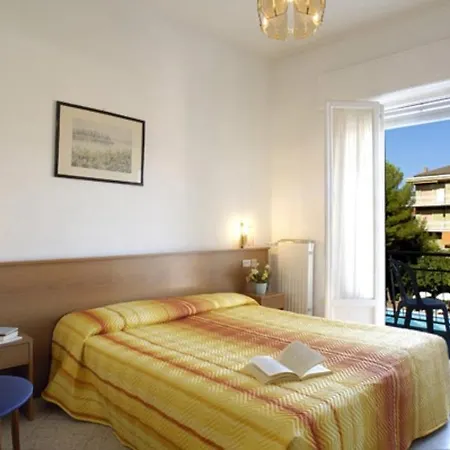 Hotel Royal Esplanade 3* 디아노마리나